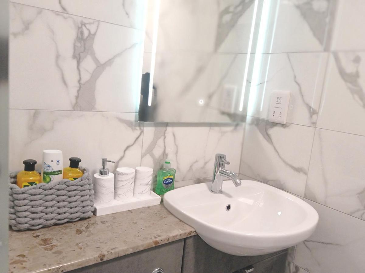 The Milton Accommodation Elgin Extérieur photo