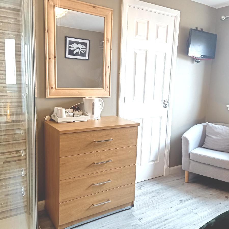 The Milton Accommodation Elgin Extérieur photo